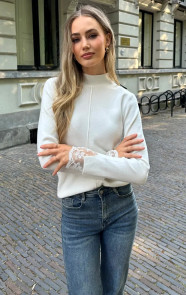 Jurkjes Trui Met Kanten Mouw Ecru